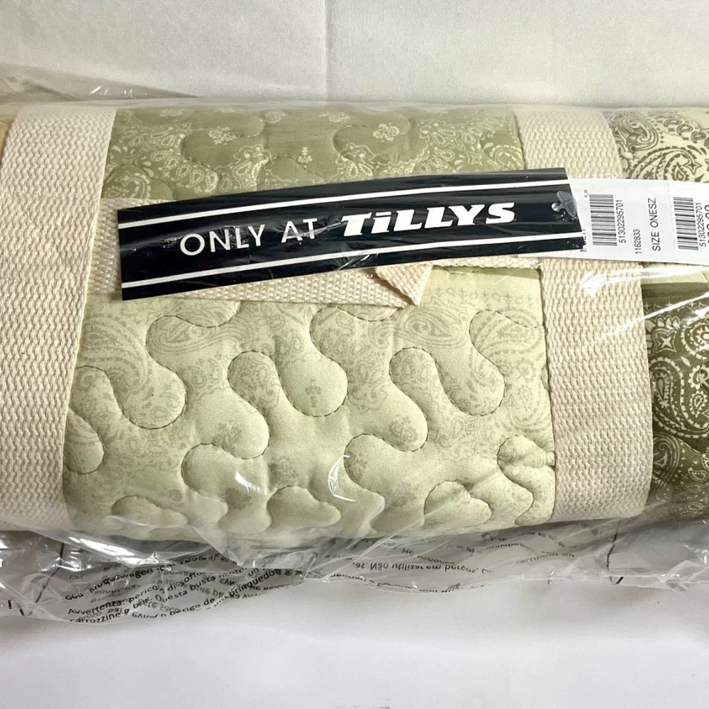 TILLY'S QUILTED BANDANA THROW BLANKET~BRAND NEW!
